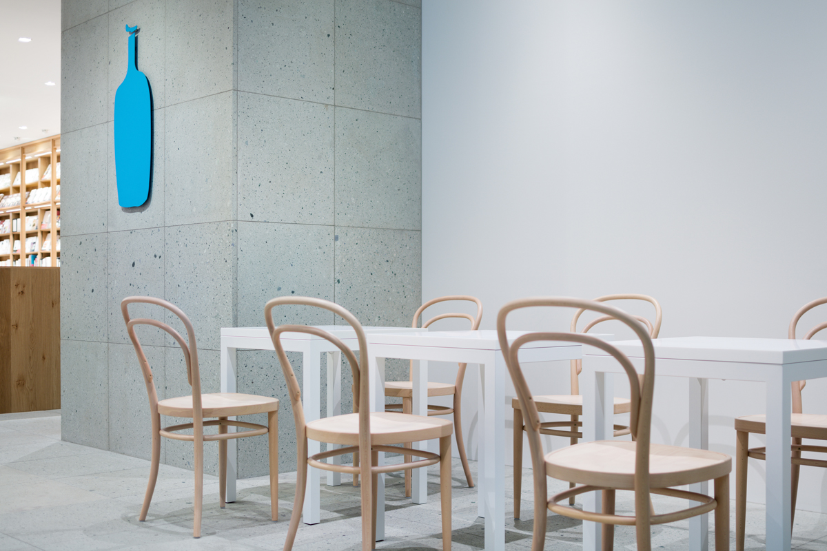 Blue Bottle Coffee Shinagawa Cafe / Schemata Architects